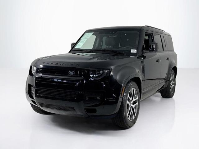 2025 Land Rover Defender 130 P400 X-Dynamic SE AWD
