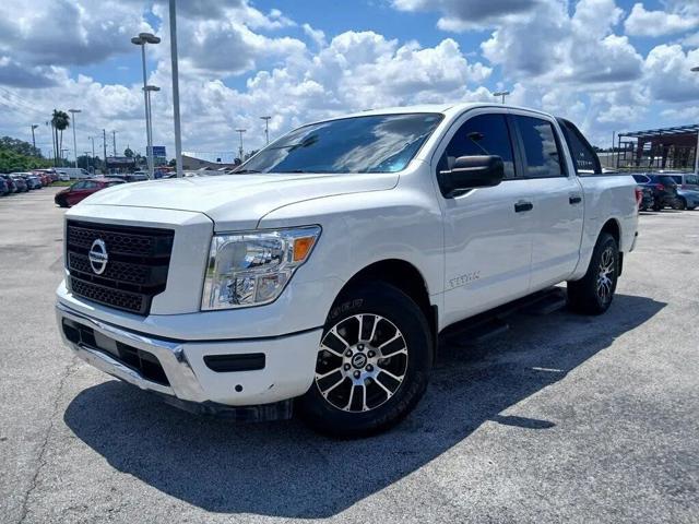 2022 Nissan Titan SV RWD