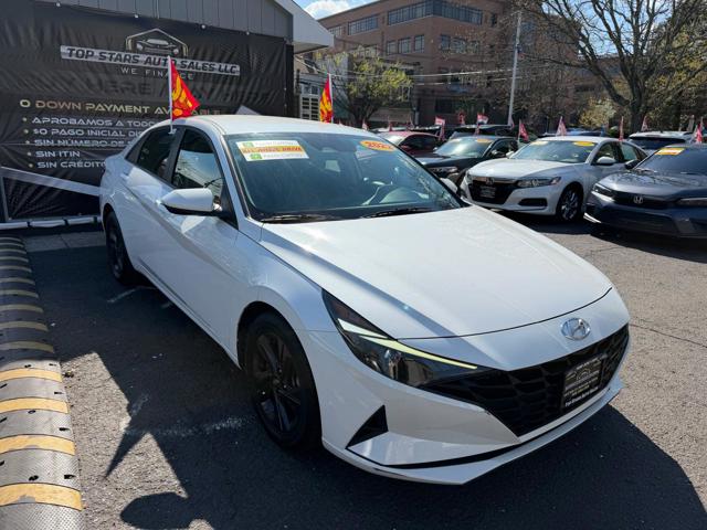 2022 Hyundai Elantra SEL FWD