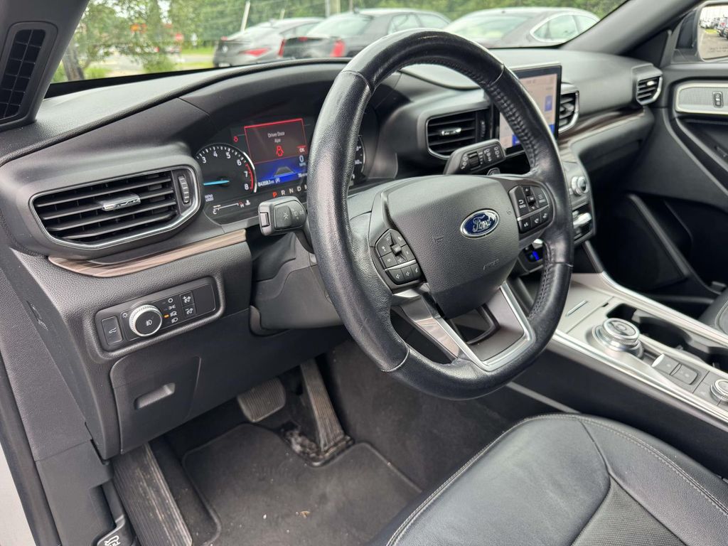 2020 Ford Explorer Limited — photo 1 of 12
