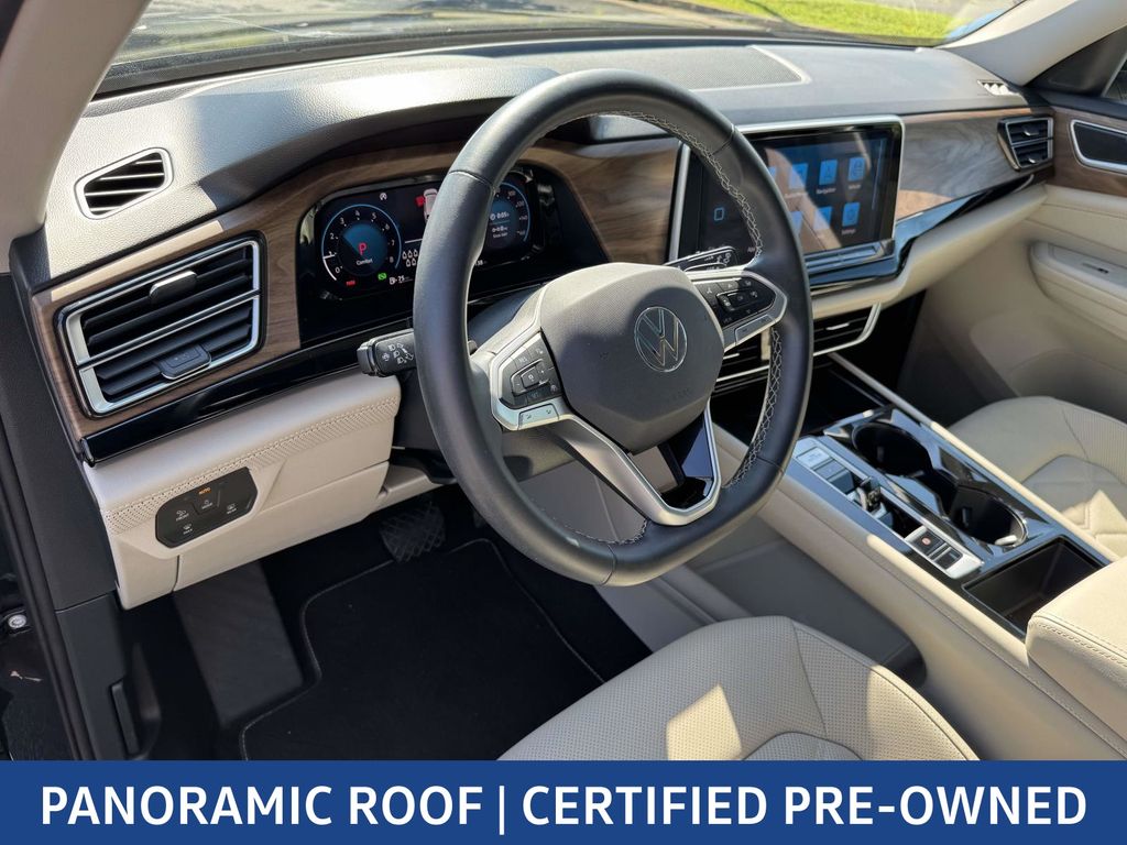 2024 Volkswagen Atlas 2.0T SE w/Technology — photo 1 of 12
