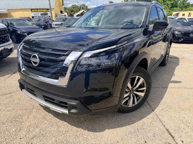 2025 Nissan Pathfinder SL