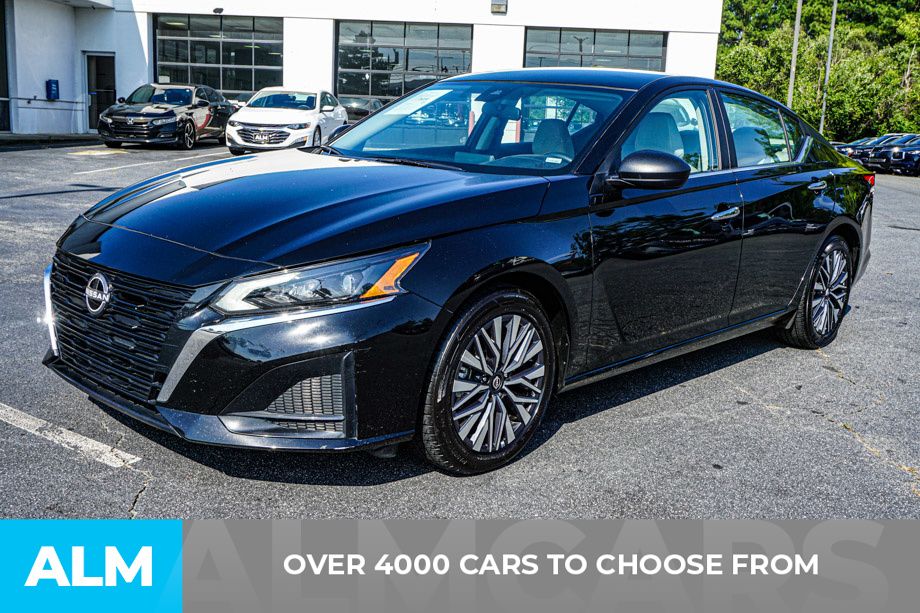 2025 Nissan Altima 2.5 SV — photo 1 of 12