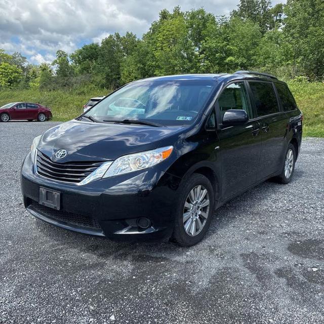 2017 Toyota Sienna LE 7-Passenger