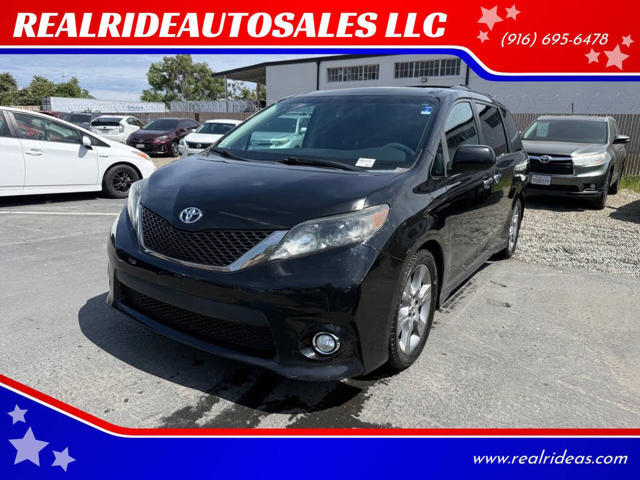 2013 Toyota Sienna SE 8-Passenger