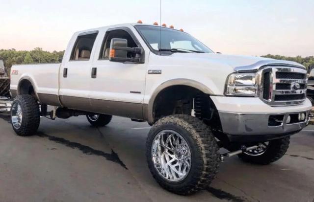 2006 Ford Super Duty F-350 SRW Lariat