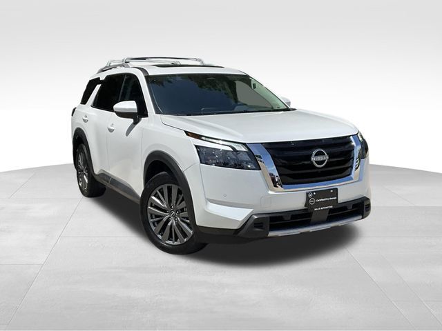 2025 Nissan Pathfinder SL 4WD