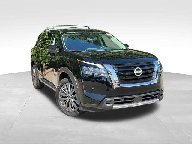 2025 Nissan Pathfinder SL 4WD