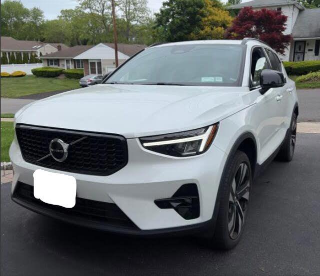 2023 Volvo XC40 B5 Plus Dark Theme AWD