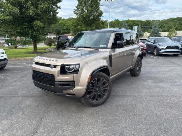 2025 Land Rover Defender 110 P635 OCTA AWD