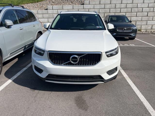 2020 Volvo XC40 T5 Momentum