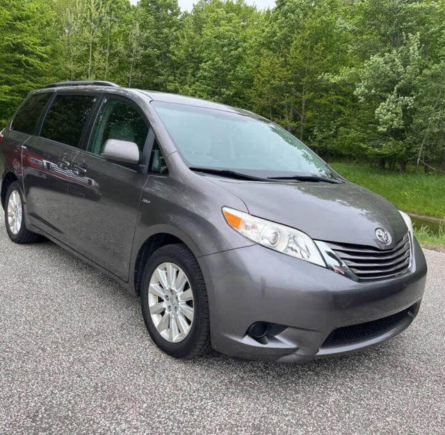 2016 Toyota Sienna LE 7-Passenger