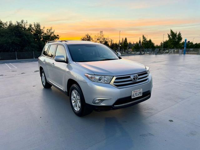 2011 Toyota Highlander SE