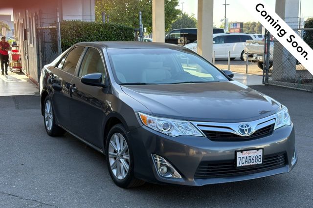 2014 Toyota Camry Hybrid XLE FWD