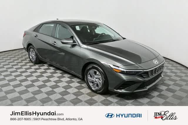 2026 Hyundai Elantra SE FWD