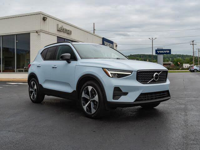 2026 Volvo XC40 B5 Core AWD