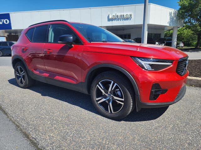 2023 Volvo XC40 B5 Plus Dark Theme AWD