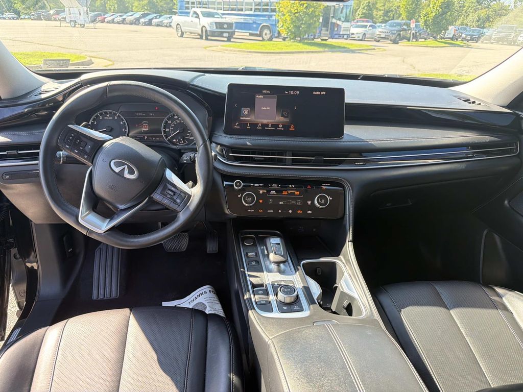 2024 INFINITI QX60 PURE — photo 1 of 12