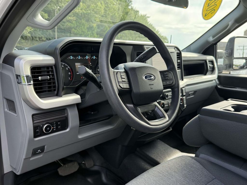 2026 Ford Super Duty F-250 SRW XL — photo 1 of 12