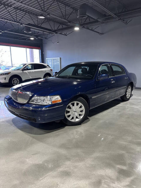 2010 Lincoln Town Car Signature Limited