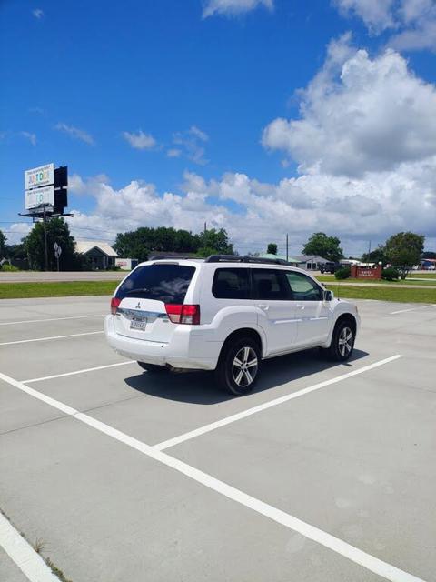 2011 Mitsubishi Endeavor SE