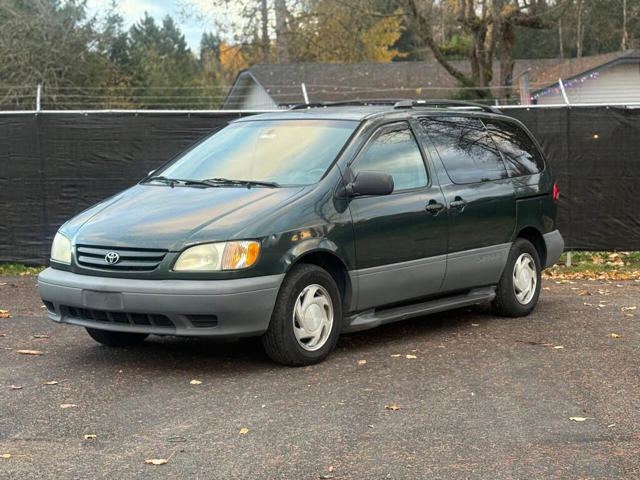 2001 Toyota Sienna LE