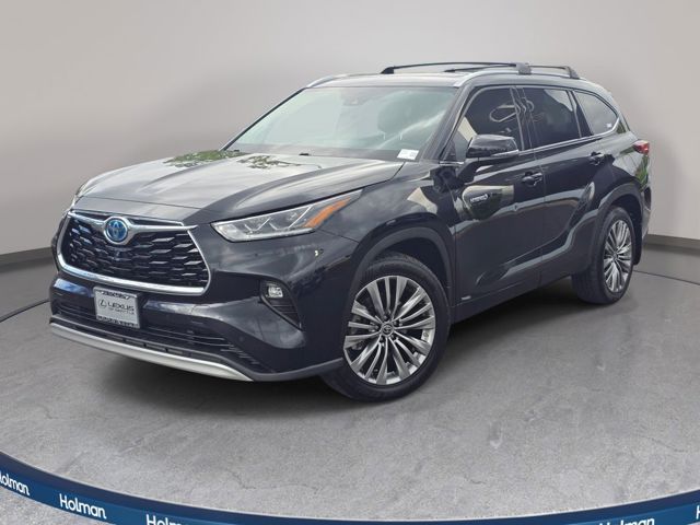 2021 Toyota Highlander Hybrid Platinum