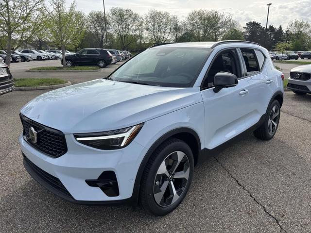 2026 Volvo XC40 B5 Plus AWD