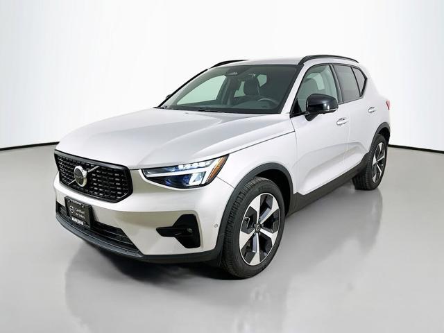 2025 Volvo XC40 B5 Plus Dark Theme AWD