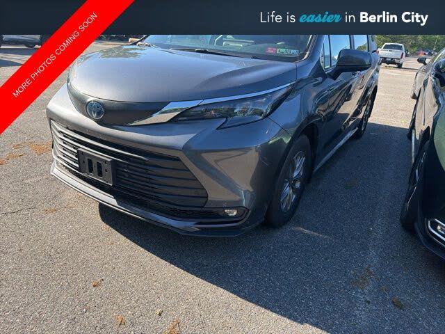 2025 Toyota Sienna XLE 7-Passenger AWD