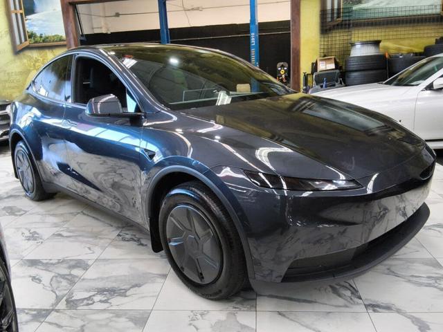 2026 Tesla Model Y Premium