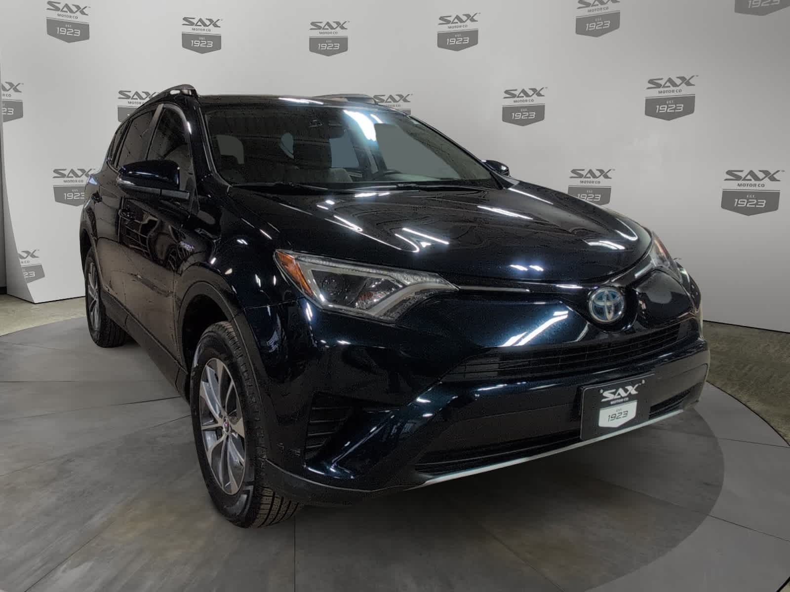 2018 Toyota RAV4 Hybrid LE AWD (Natl)