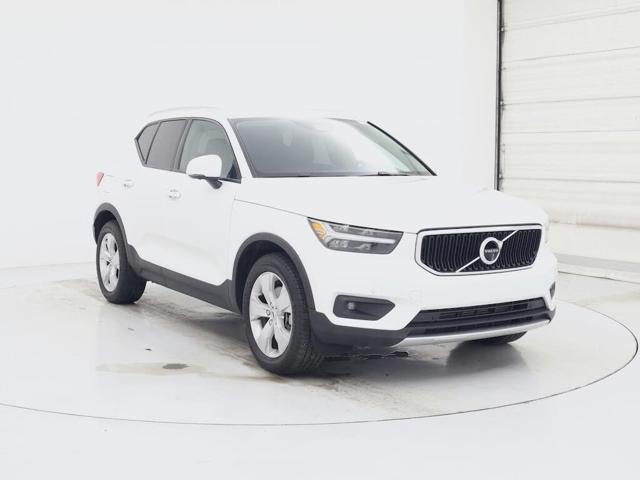 2022 Volvo XC40 T5 Momentum AWD