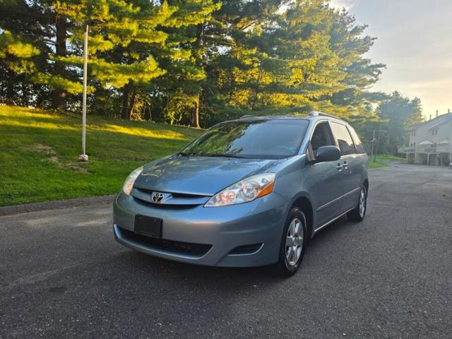 2008 Toyota Sienna LE 8-Passenger