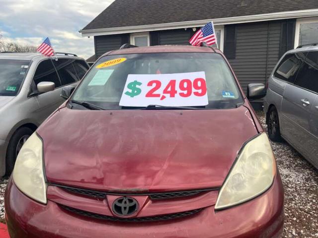 2009 Toyota Sienna LE 8-Passenger