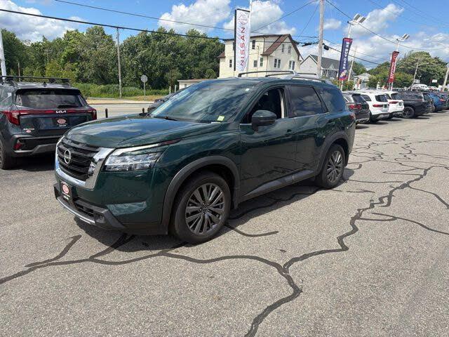 2023 Nissan Pathfinder SL
