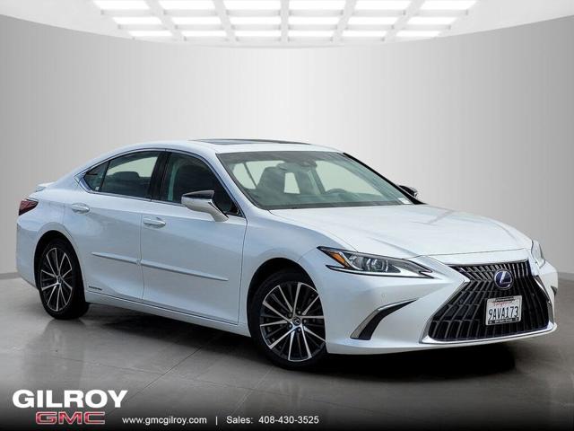2022 Lexus ES 300h Base