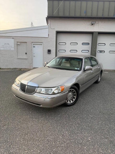 2001 Lincoln Town Car Signature