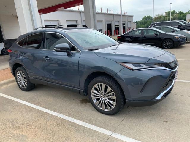2022 Toyota Venza XLE