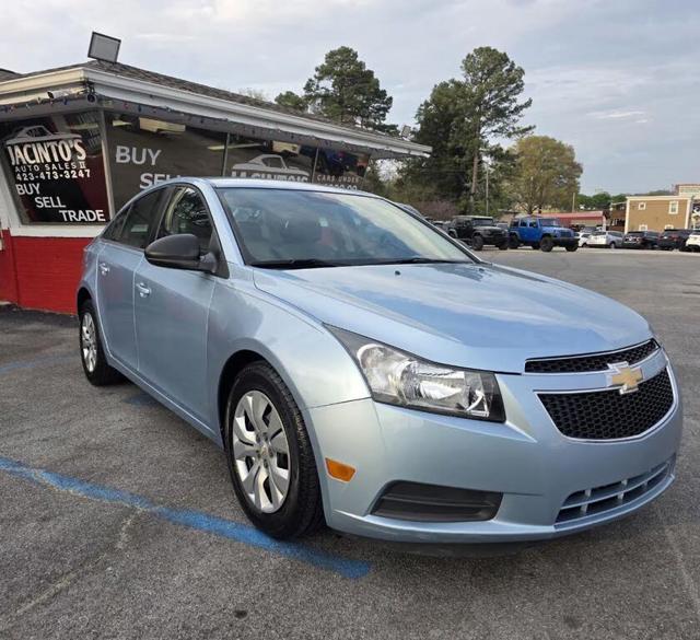 2012 Chevrolet Cruze LS Sedan FWD