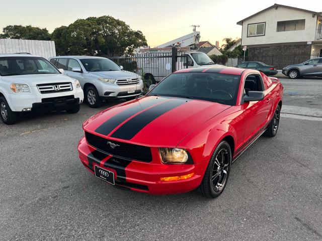 2005 Ford Mustang V6 Deluxe