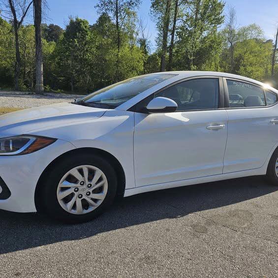 2017 Hyundai Elantra SE FWD