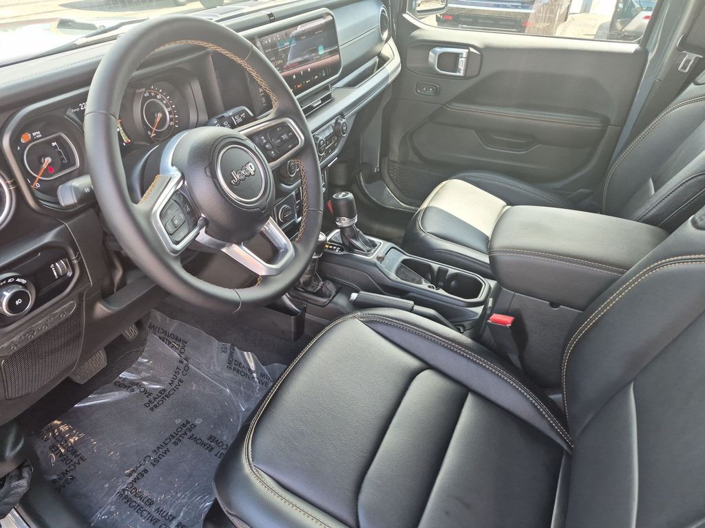 2024 Jeep Wrangler Sahara — photo 1 of 12