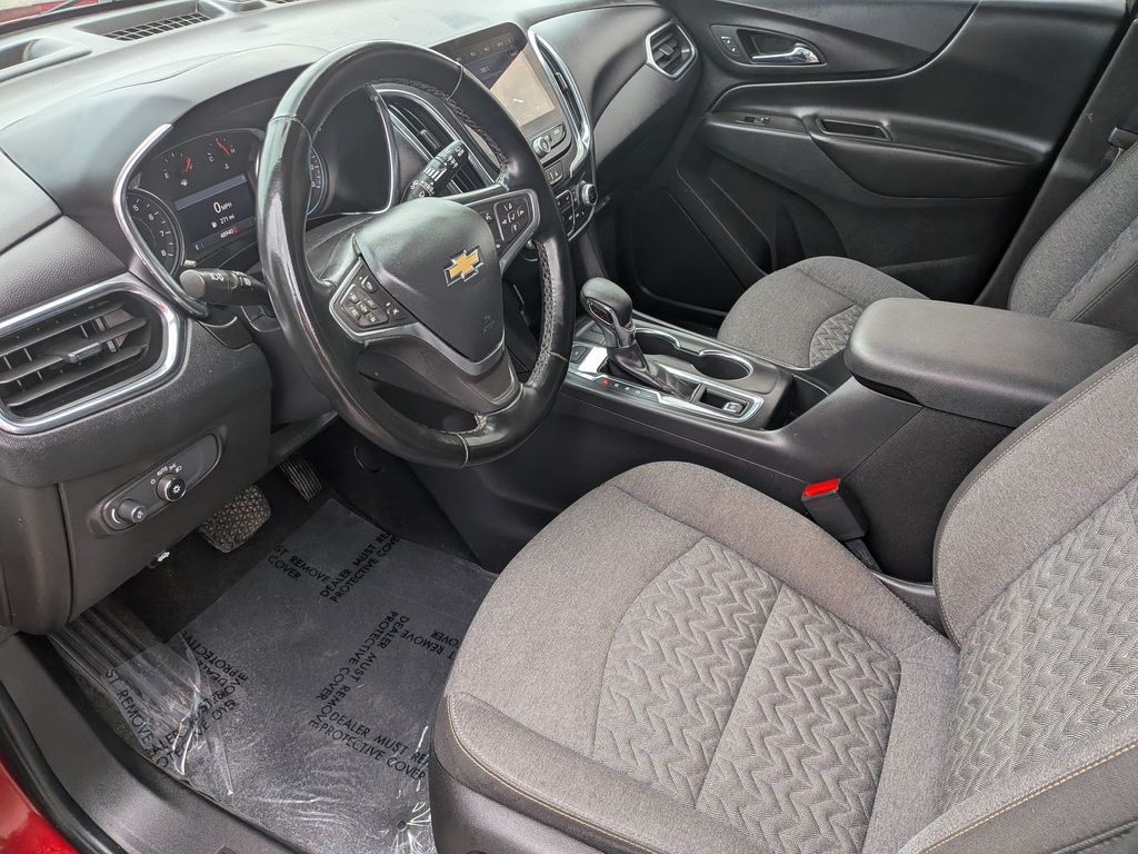 2023 Chevrolet Equinox LT — photo 1 of 12