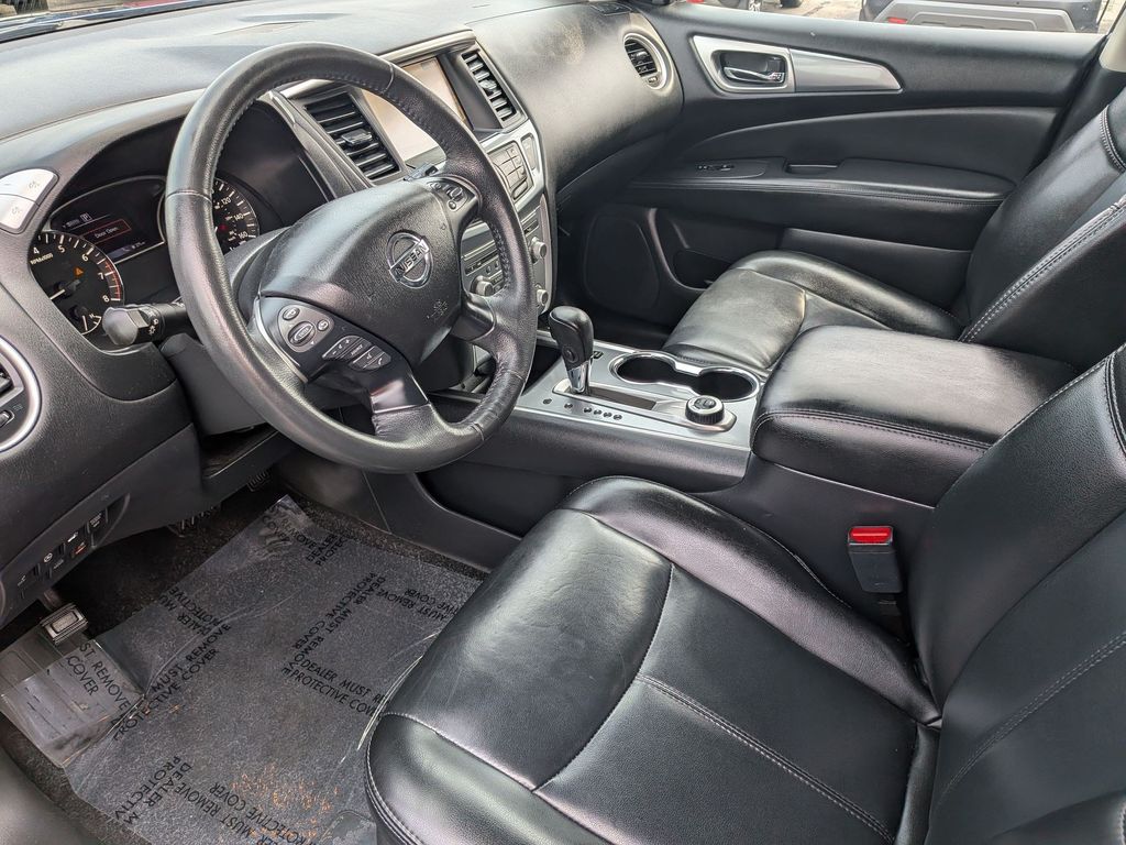 2017 Nissan Pathfinder SL — photo 1 of 12