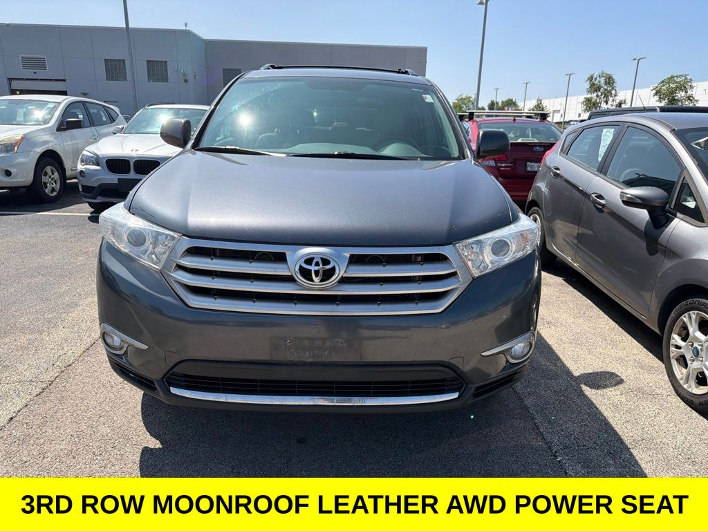 2013 Toyota Highlander SE — photo 1 of 12
