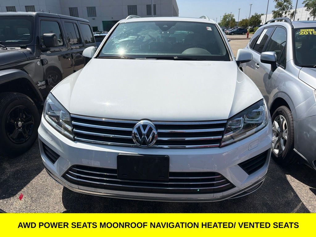 2017 Volkswagen Touareg V6 — photo 1 of 7