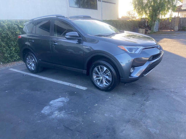 2017 Toyota RAV4 Hybrid XLE AWD