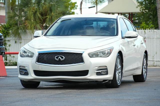 2015 Infiniti Q50 Premium