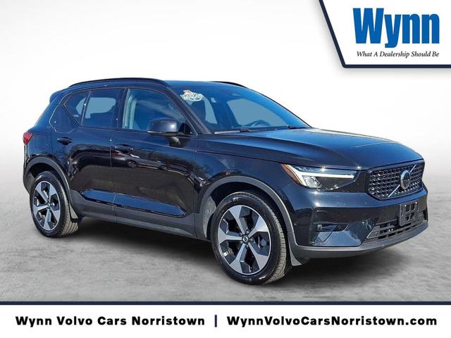 2025 Volvo XC40 B5 Plus Dark Theme AWD
